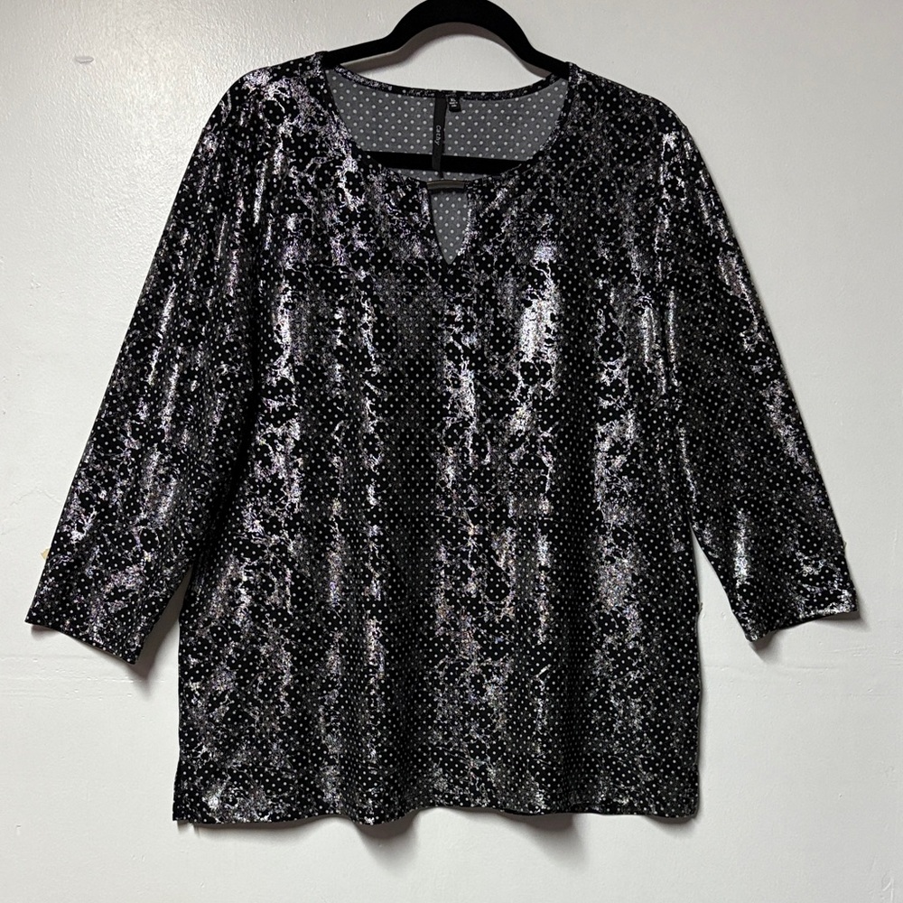 Elegant Black and White Women's Blouse